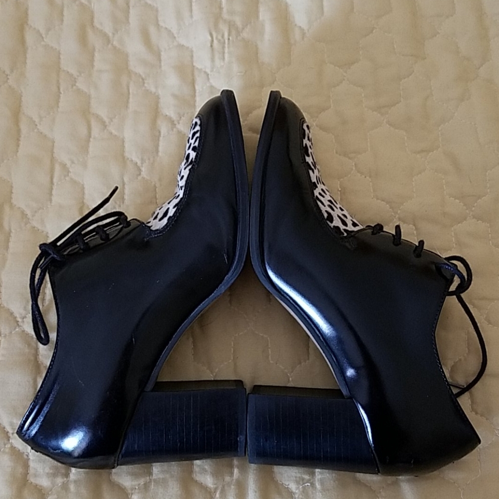 Shoes - Picture 4 of 4